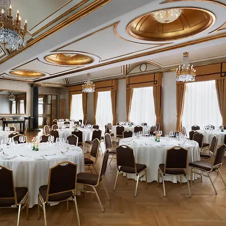 Отель The Westin Palace,