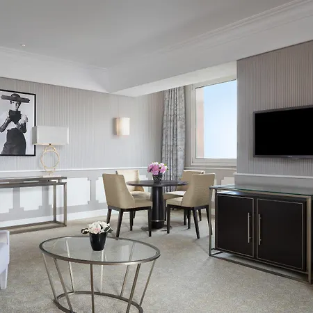 The Westin Palace, 酒店