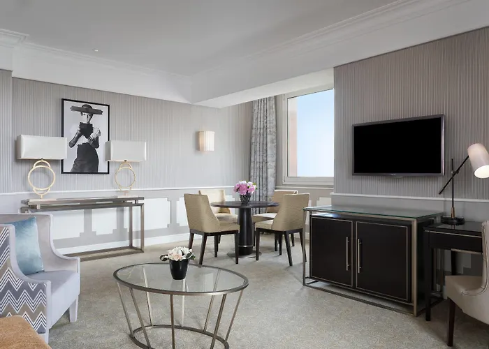 The Westin Palace, Otel